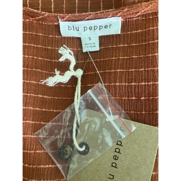 NWT Blu Pepper short sleeve textured stripe peplum blouse - Picture 3 of 8